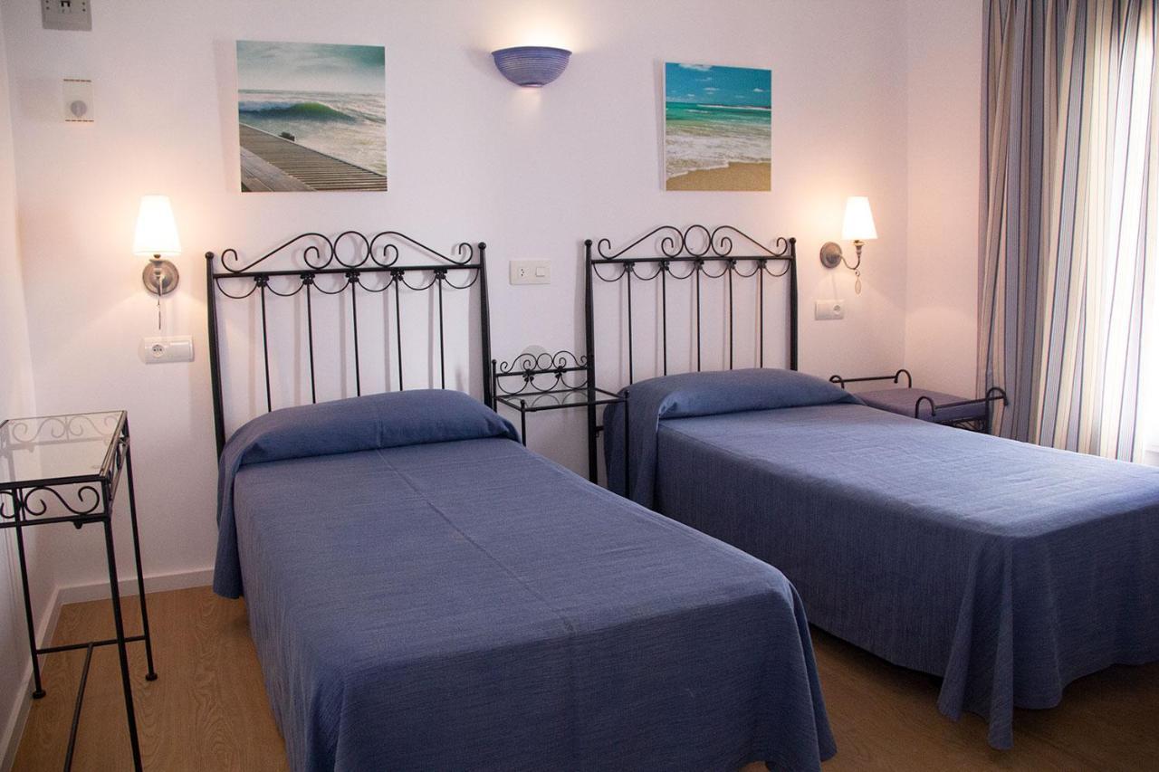 Hostal Alemania Es Pujols Exterior photo