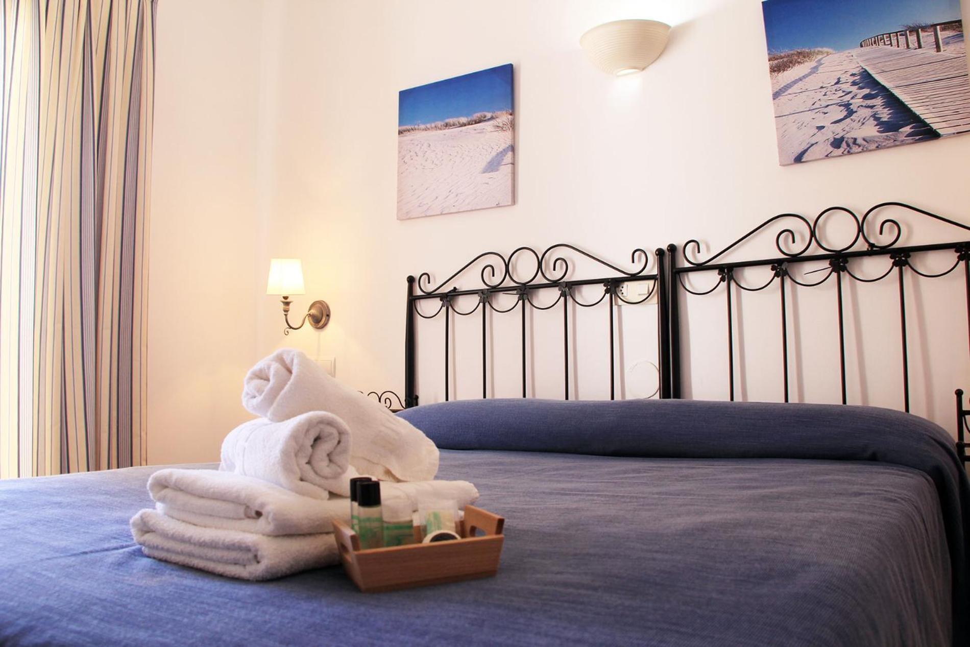 Hostal Alemania Es Pujols Exterior photo
